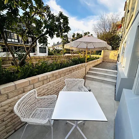 Gloria Apartment
